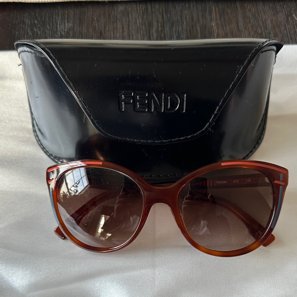 Fendi vintage sunglasses FS5820 like new